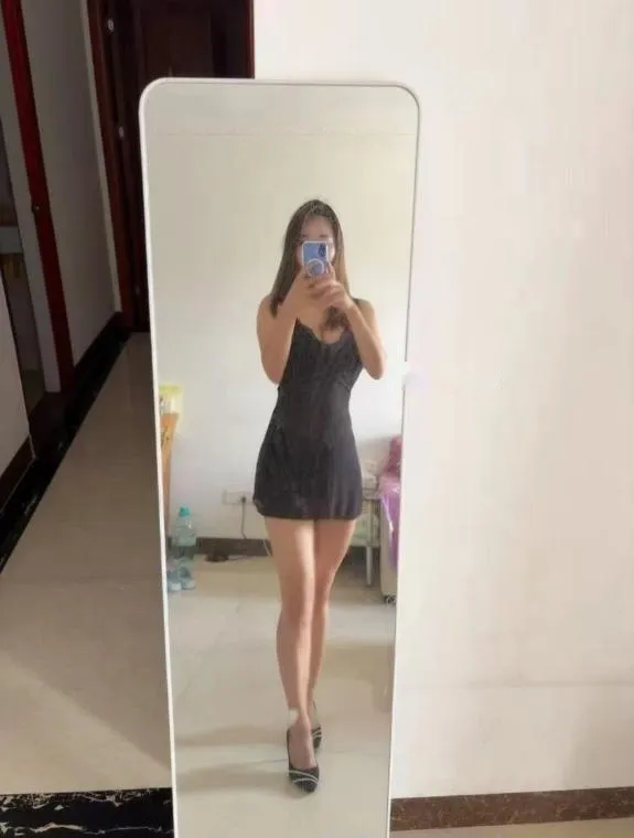 大胸舌吻少妇