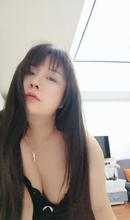 服务系制服少妇小梅