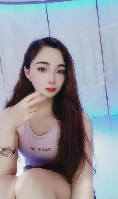 梅花园菲菲