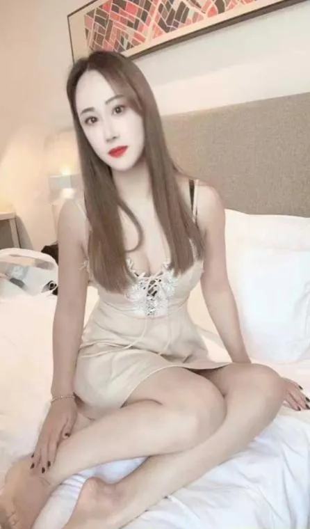 服务系小少妇灵灵