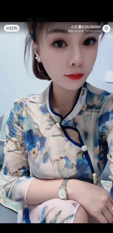 滨江大胸小姐姐