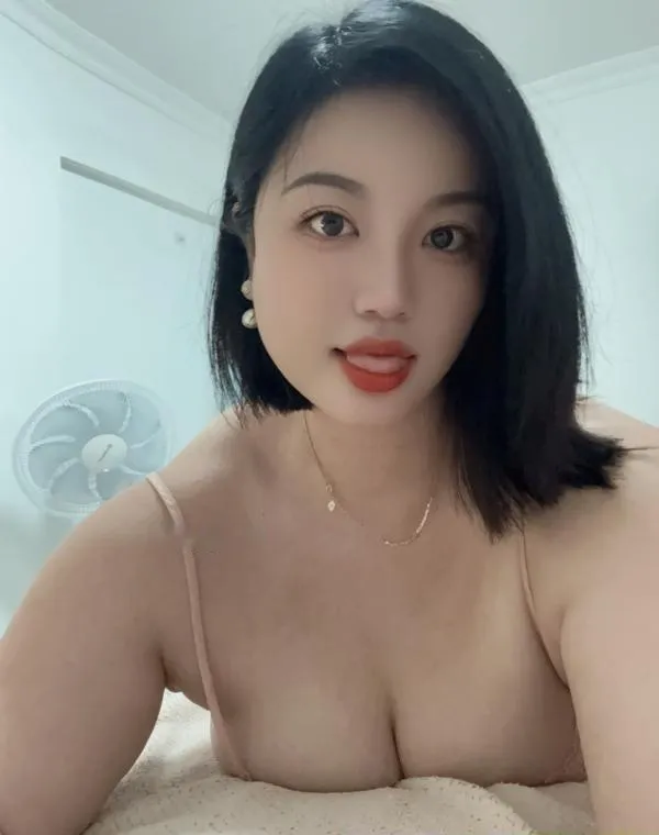 深圳宝安大奶妹