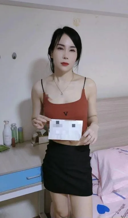 嘉禾舌吻兰兰