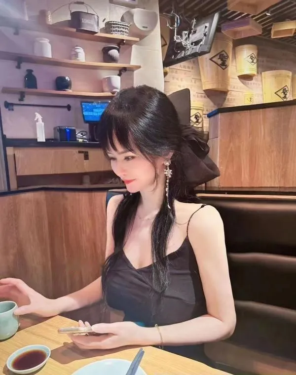 红牌骚灵儿