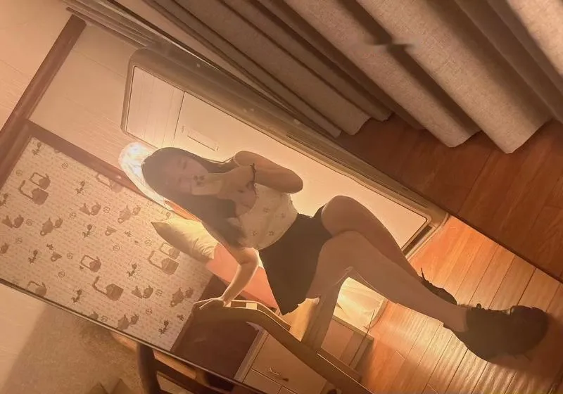 园区大奶妹卢娜
