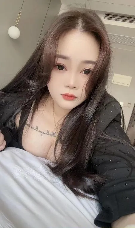 光谷倩宝小姐姐
