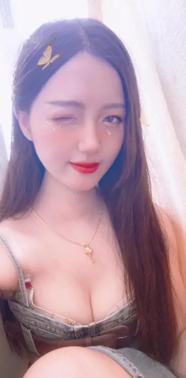 性感大胸小美妞