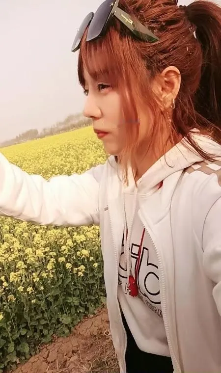 西青性价比美女