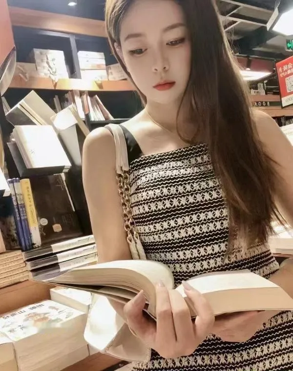 体验颜值大胸小艾