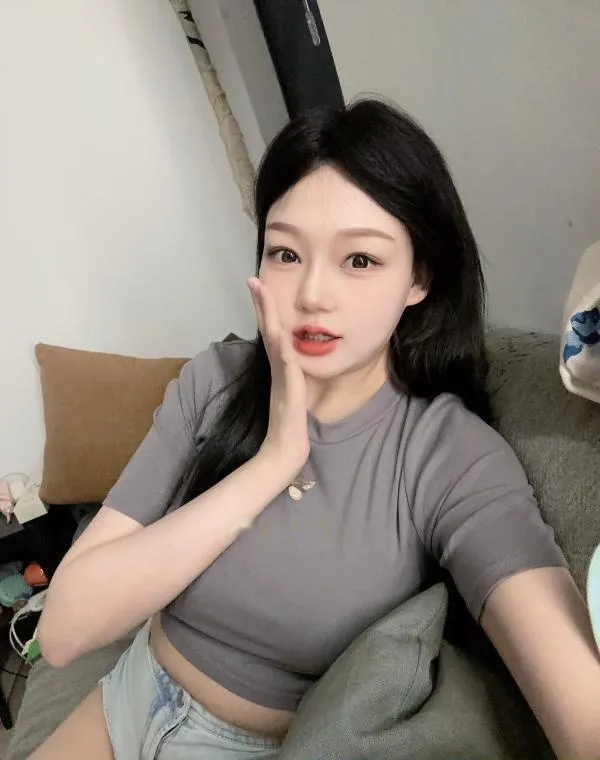 普陀白虎妹妹柚柚