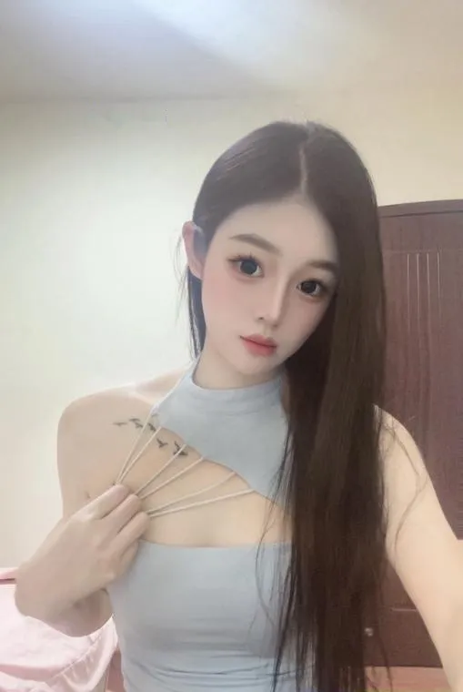 九头身花姑娘
