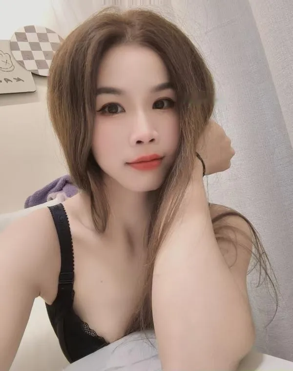 深喉湿吻拉丝活好