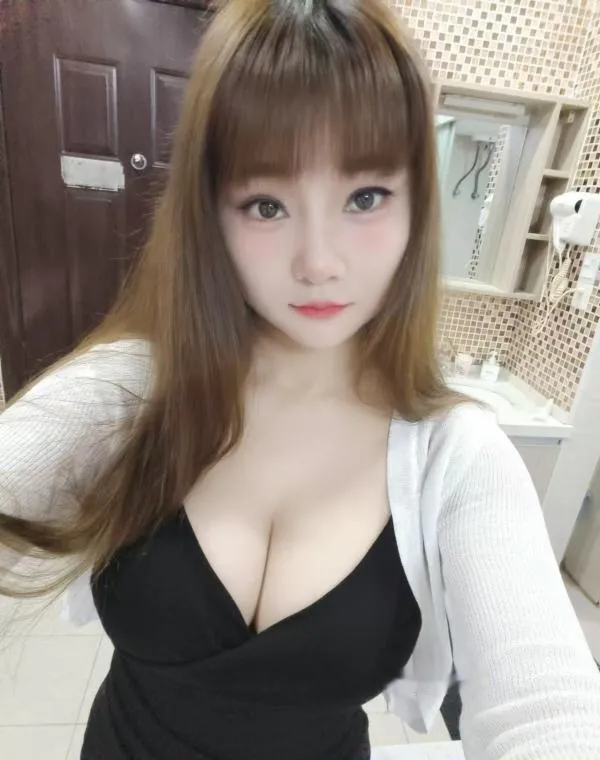 甜美出击性感小苹果