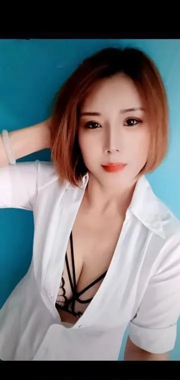 东丽万新少妇