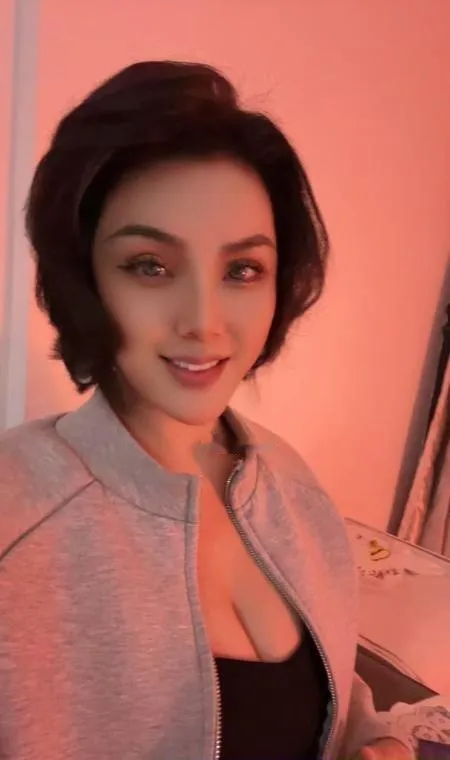 罗湖圆臀大奶骚妇