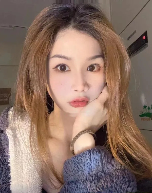 蜀山可湿吻朵朵