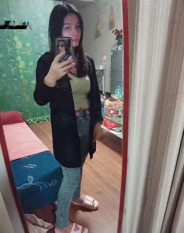 汉口火车站小姐姐