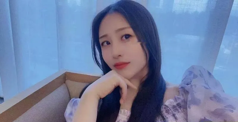 青年路笑笑美女