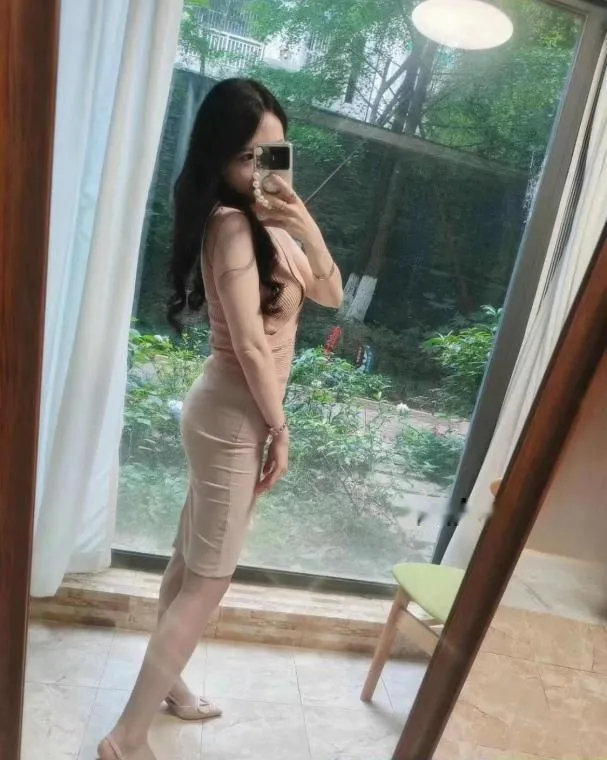 可御可甜倩妹子