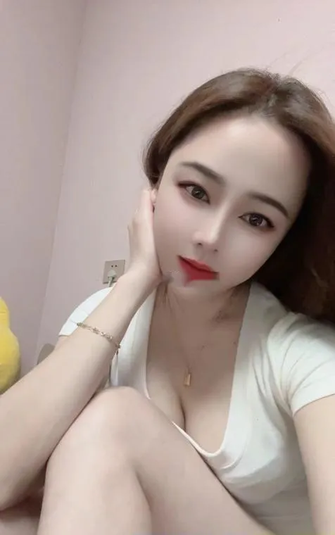 珠海拱北小少妇