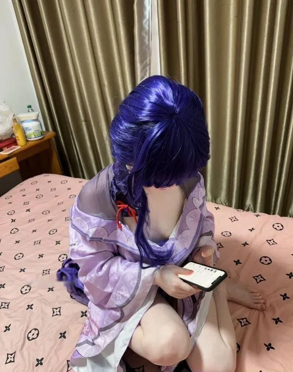 白虎cos小姐姐