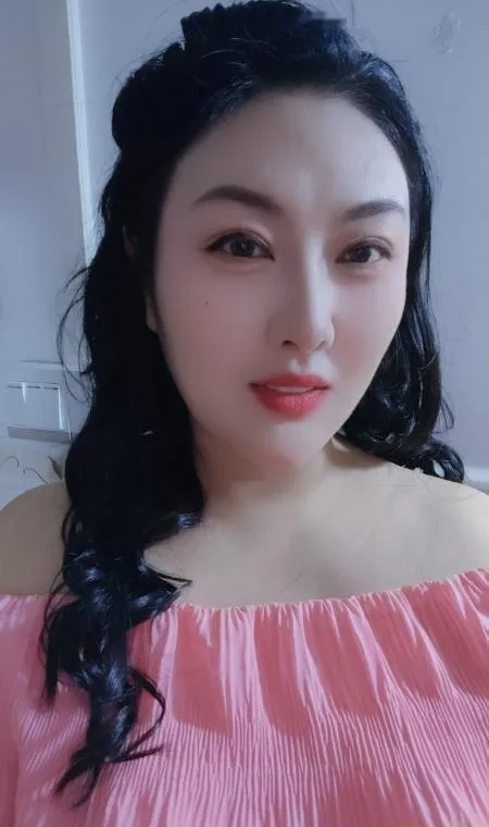海珠石溪地铁东北少妇