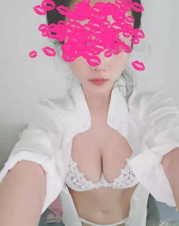 大咪咪小姐姐