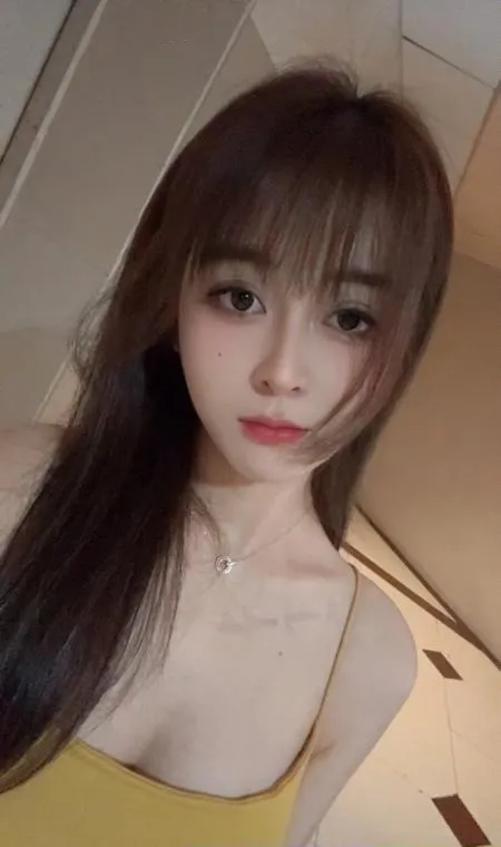 罗湖嫩妹笑笑
