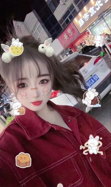 鞋店兼职小姐姐