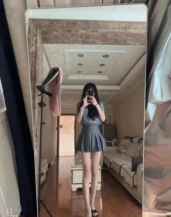 西门长腿依依