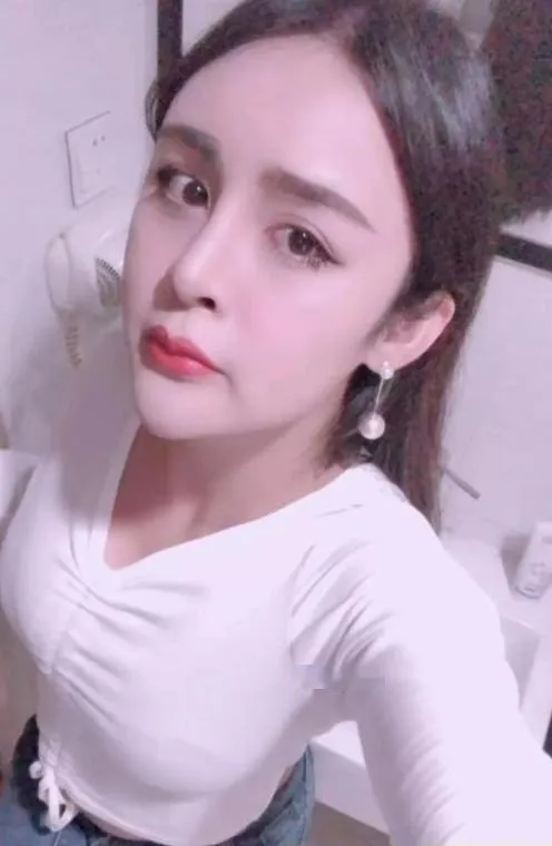 二刷美艳骚货小玉