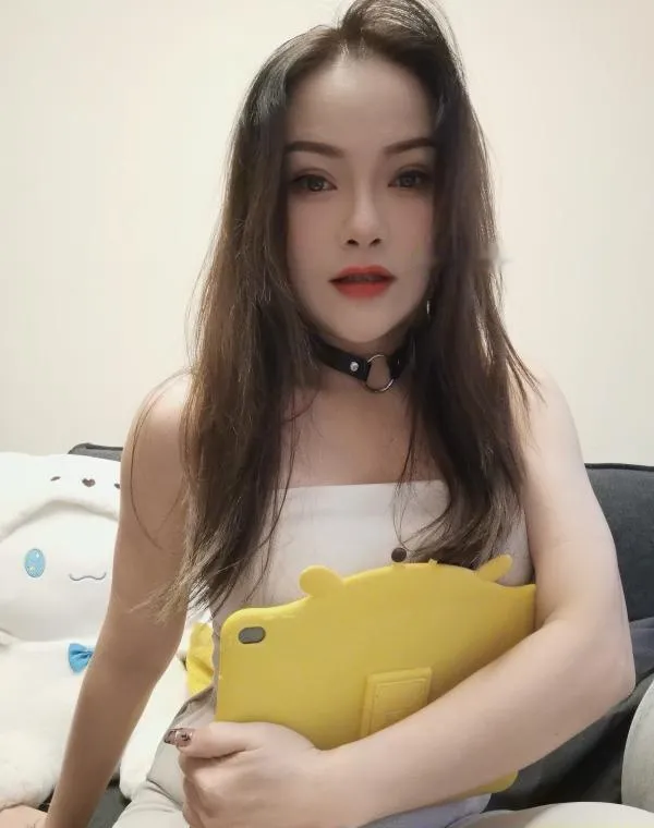 南城舌吻晓晓