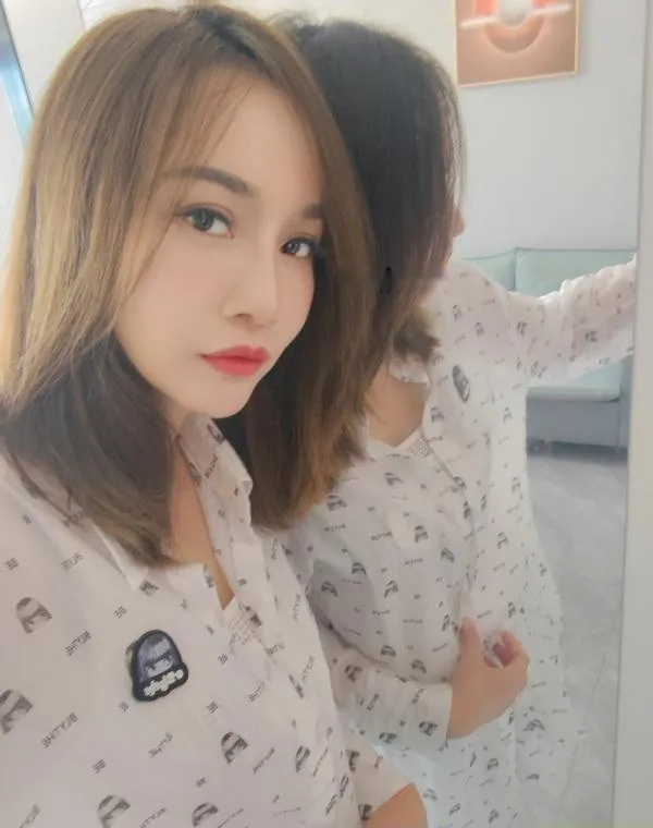 长腿韵味小少妇