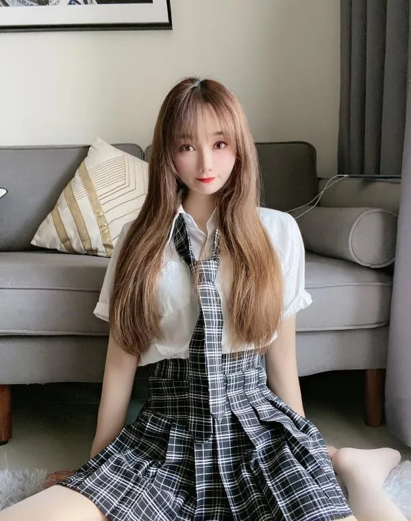 很嫩的妹子