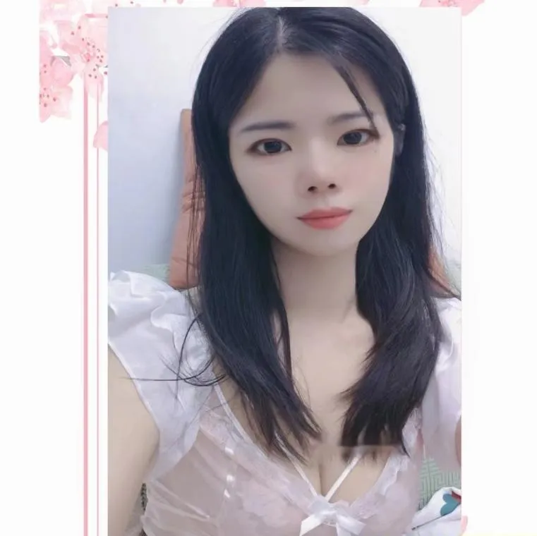 半套大奶美女