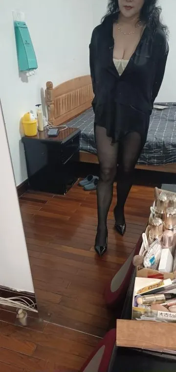 巨乳翘臀少妇