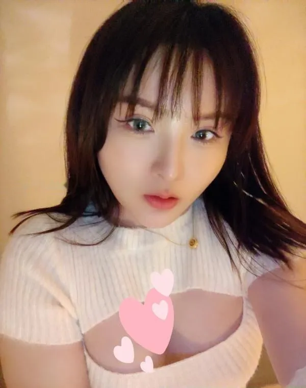 锡山粉乳肥臀小姐姐