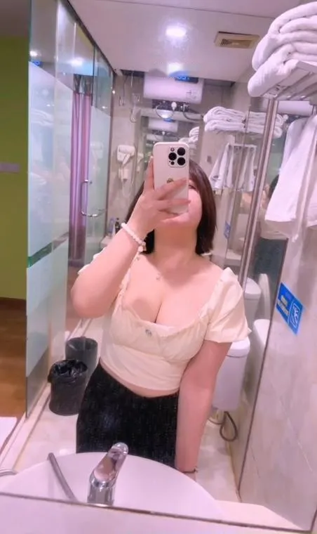 松北巨乳小胖妹