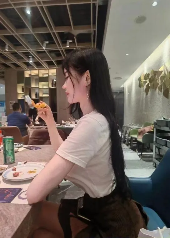 红牌骚灵儿