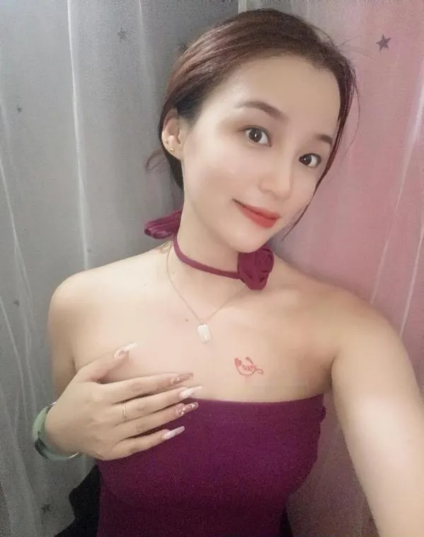 妩媚性感御姐