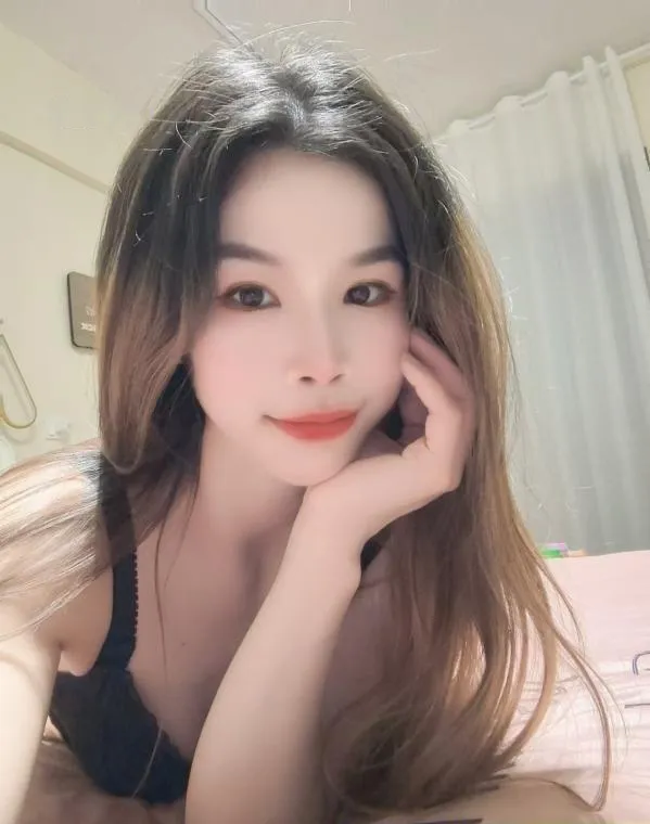 深喉湿吻拉丝活好