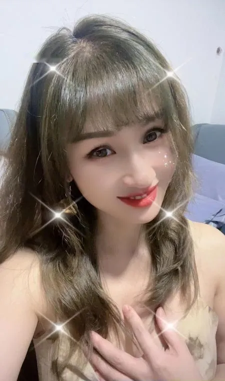 刚下飞机的奶霸