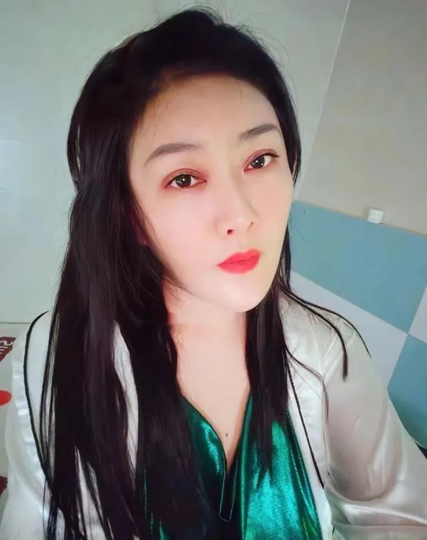 广州美少妇黄咪