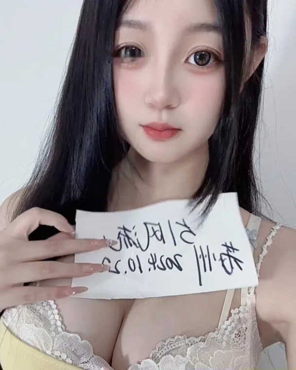 大奶妹子菲菲