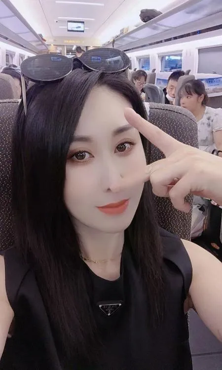 少妇黑丝大长腿