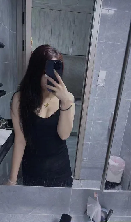 蜀山肤白小姐姐