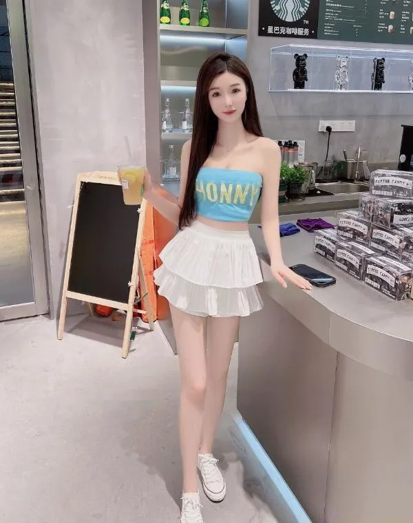 大胸细腿气质御姐