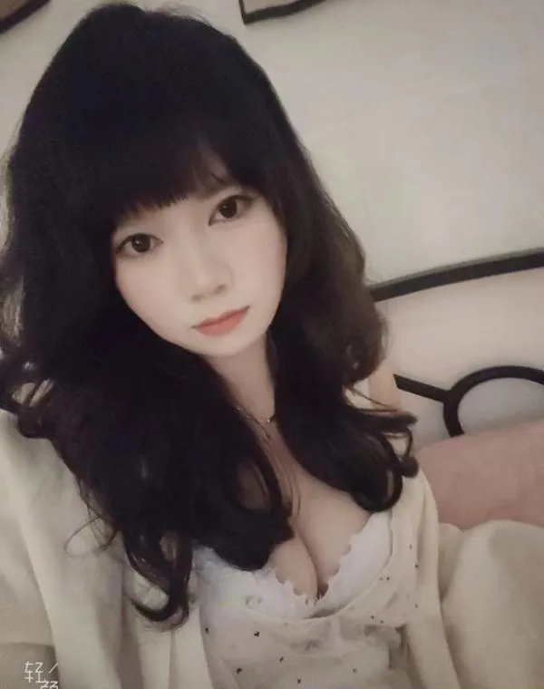 坪洲大胸妹小雪