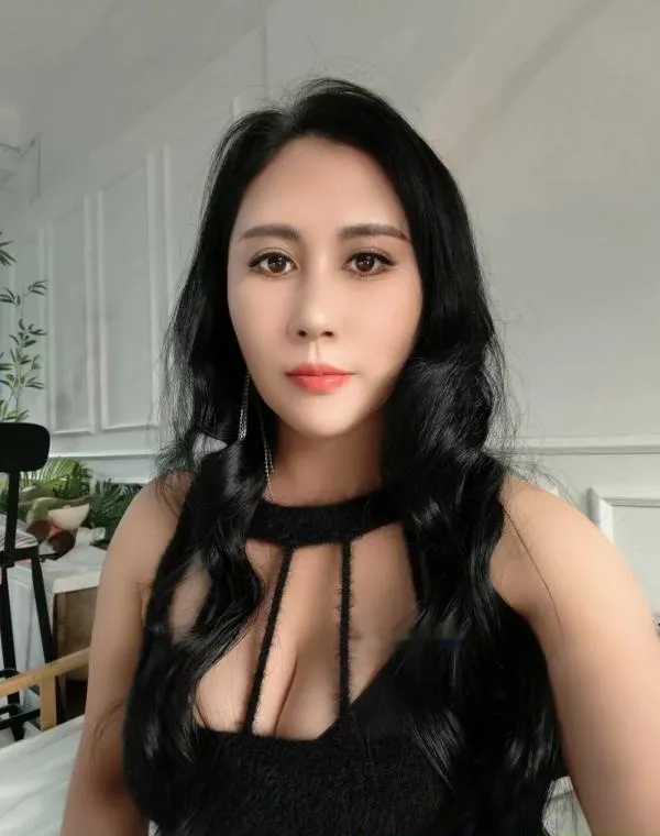 黑色妖姬