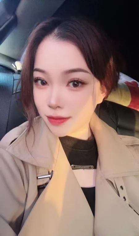 哈市大胸美女